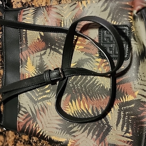 Hawaii's Finest Crossbody Fern Leaf HIFI Green Brown - Picture 9 of 11